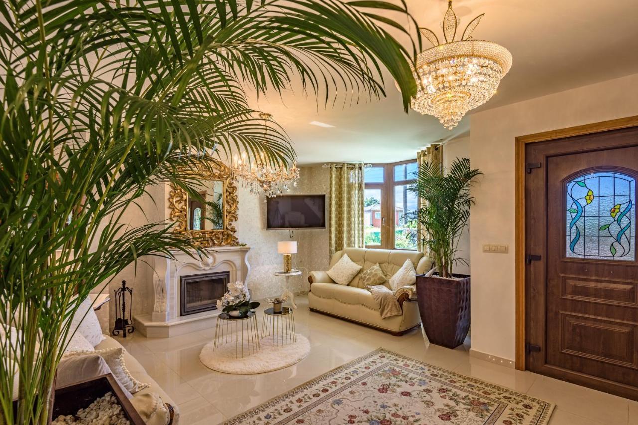 カルダス・デ・レイス Casa Victoria Garden Con Jacuzzi Y Piscinaヴィラ エクステリア 写真