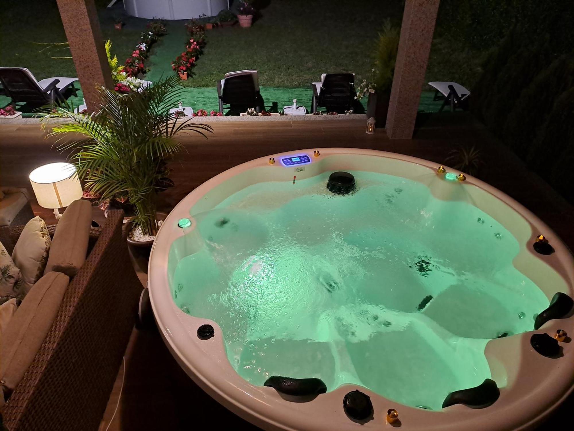 カルダス・デ・レイス Casa Victoria Garden Con Jacuzzi Y Piscinaヴィラ エクステリア 写真